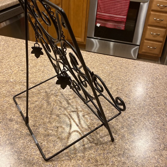 Longaberger Wrought Iron Cookbook Stand Maple Leaf (Stand Only-No Cookbook) - Picture 12 of 16